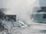 Highlight for Album: Niagara-Winter